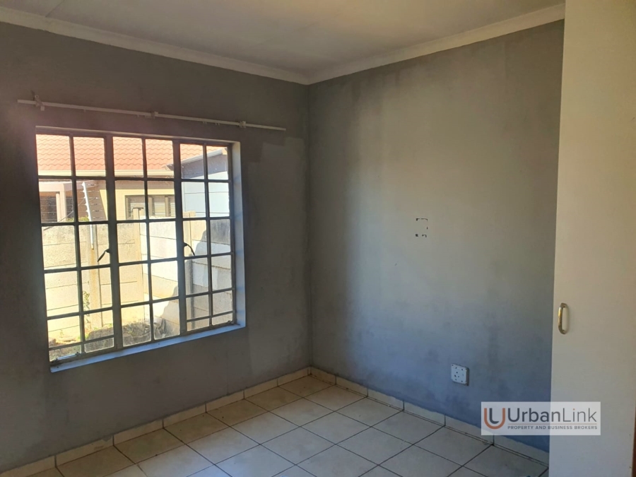 2 Bedroom Property for Sale in Oos Einde North West